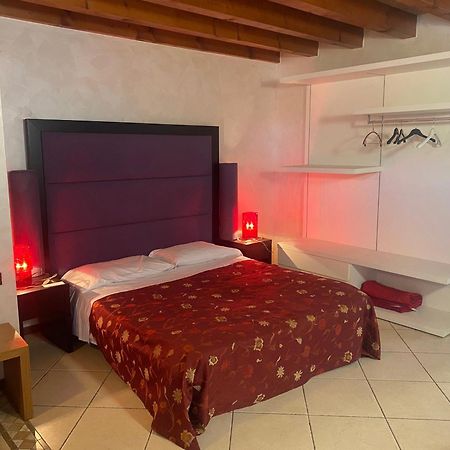 Albergo Le Piante Манерба дел Гарда Екстериор снимка