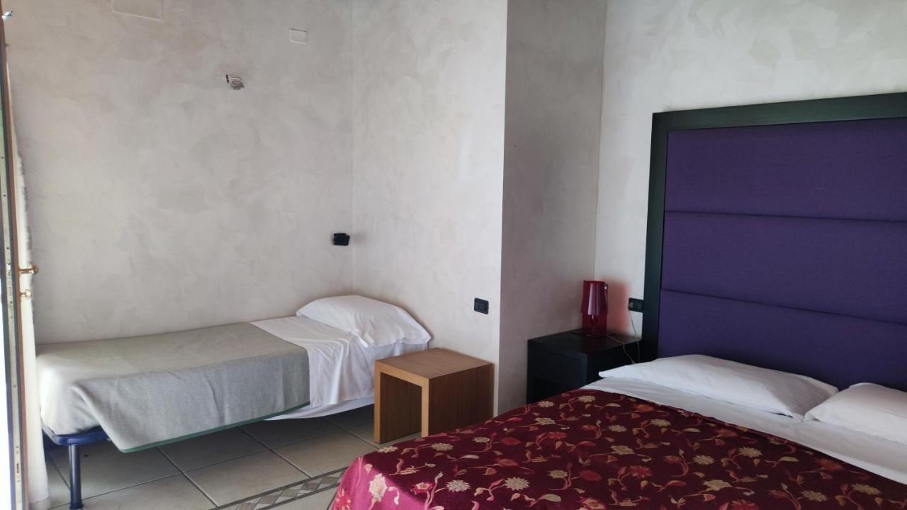Albergo Le Piante Манерба дел Гарда Екстериор снимка