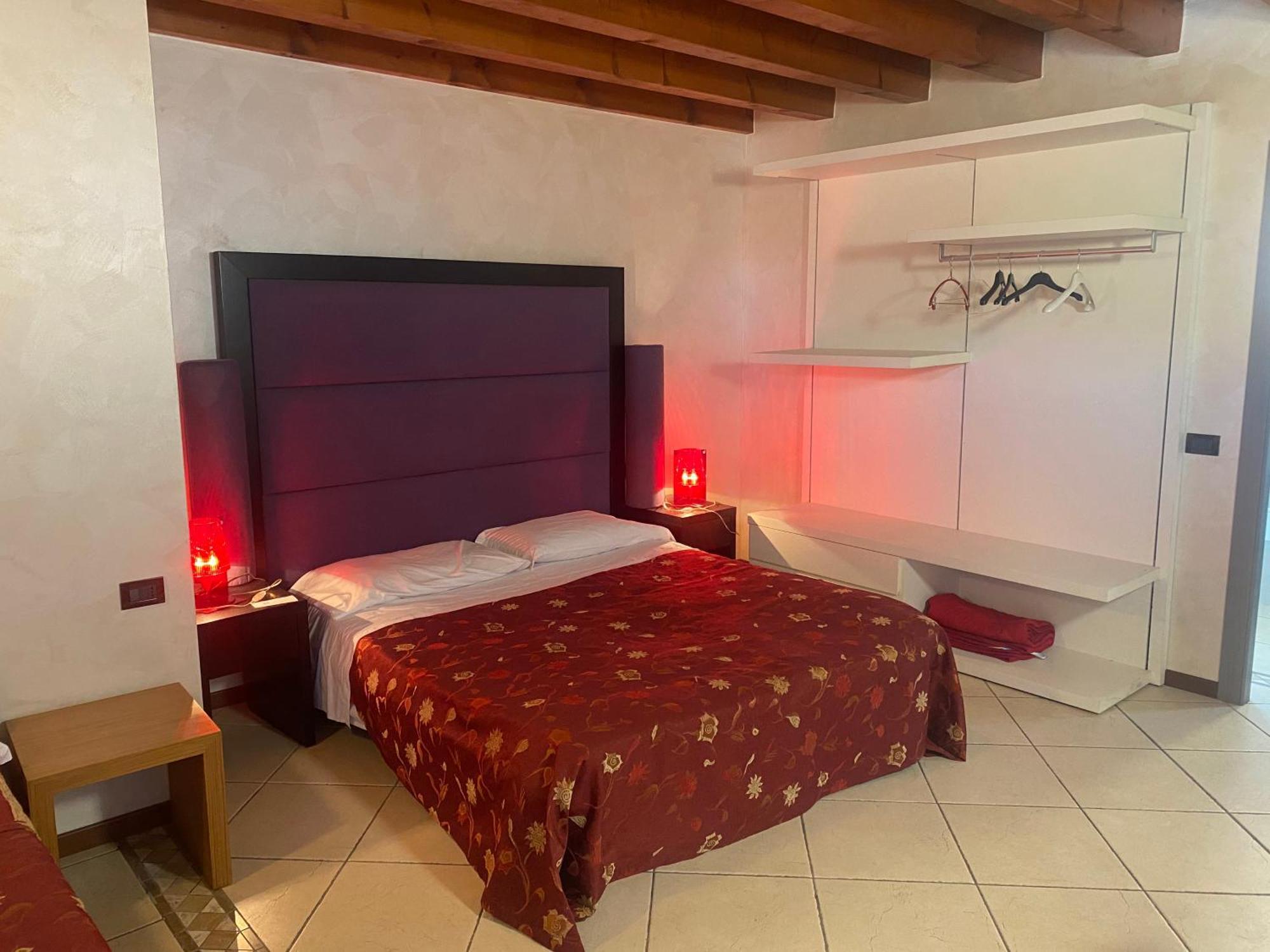 Albergo Le Piante Манерба дел Гарда Екстериор снимка