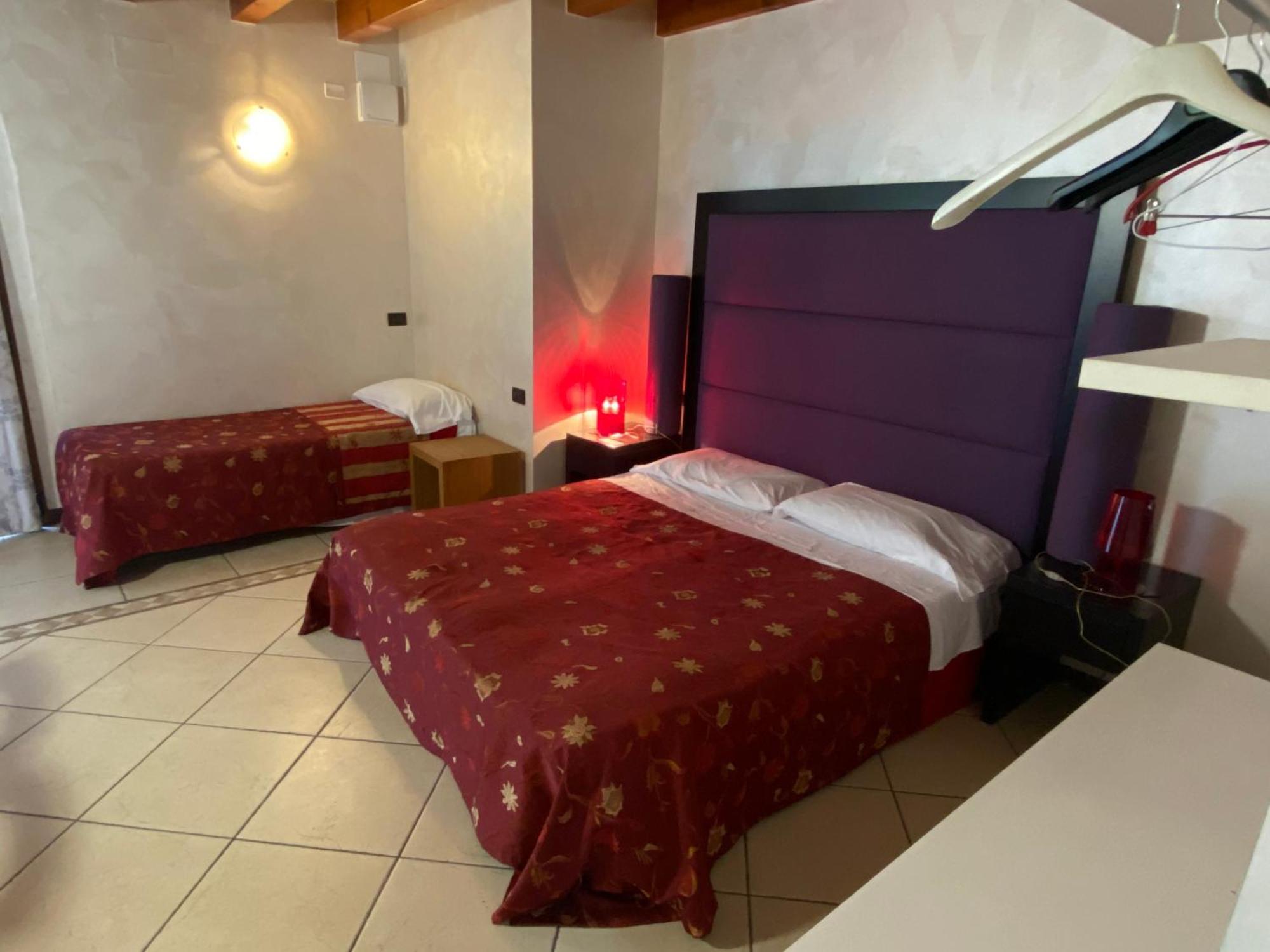 Albergo Le Piante Манерба дел Гарда Екстериор снимка