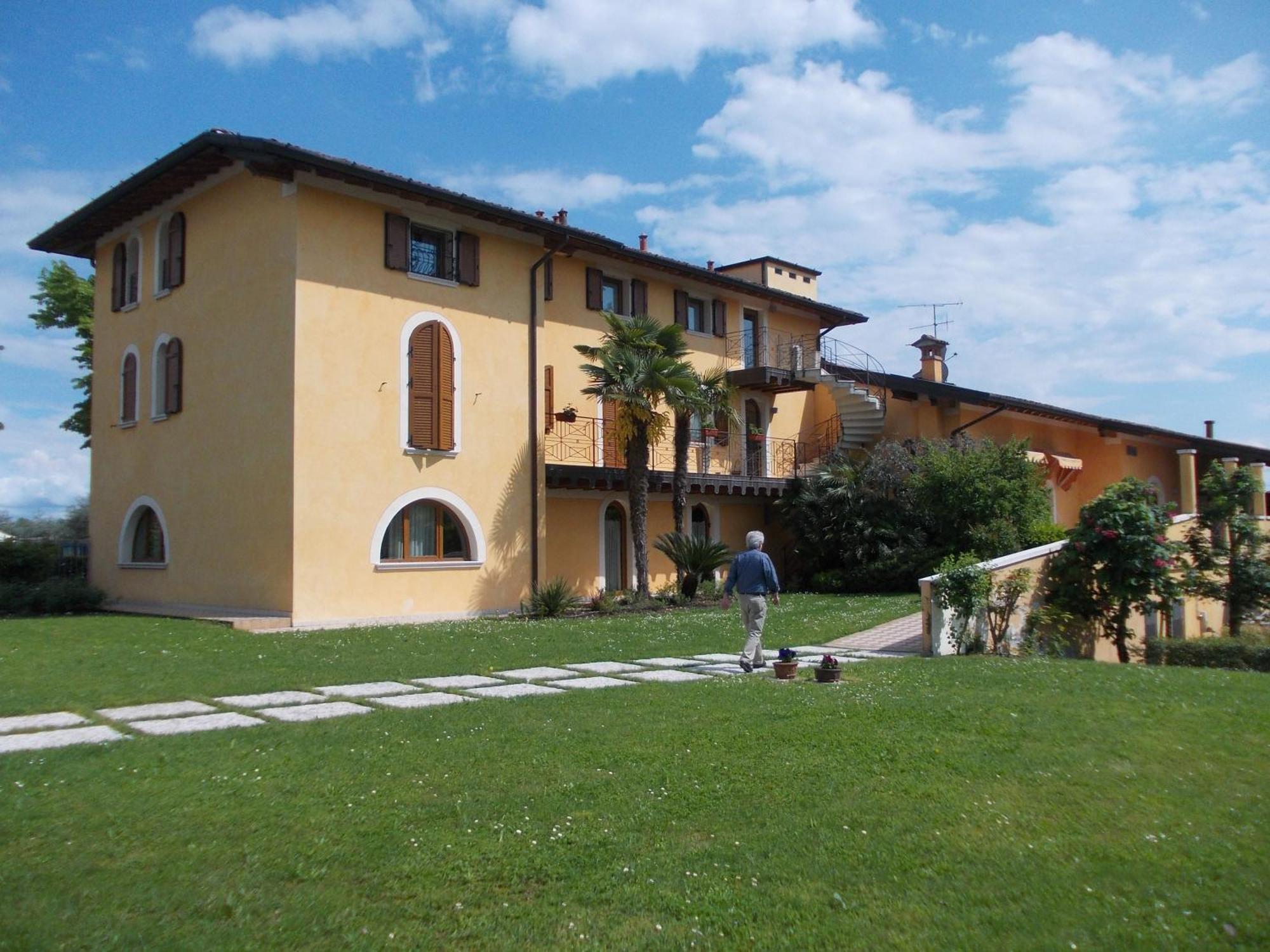 Albergo Le Piante Манерба дел Гарда Екстериор снимка