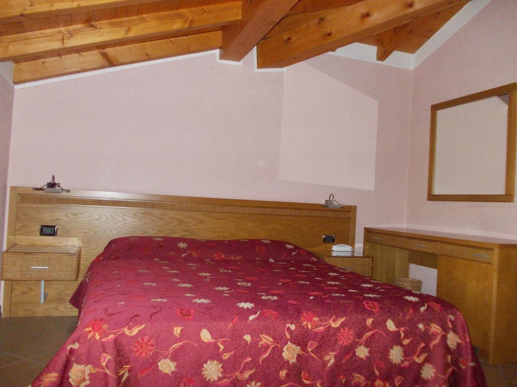 Albergo Le Piante Манерба дел Гарда Екстериор снимка