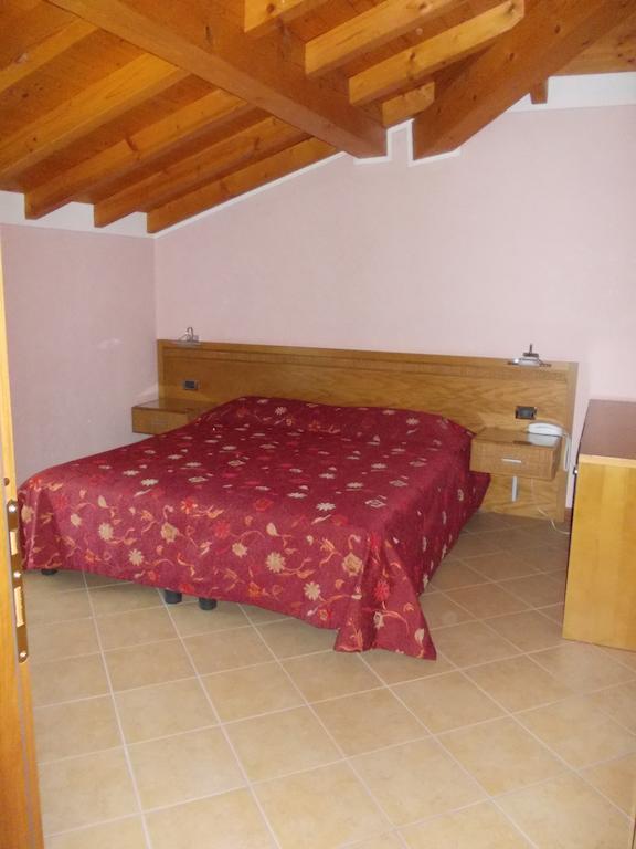 Albergo Le Piante Манерба дел Гарда Стая снимка